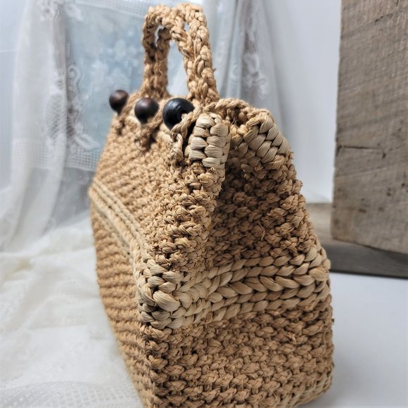 Fun Basket Weave Straw Purse Satchel Wood Bead Closure - Picture 3 of 8